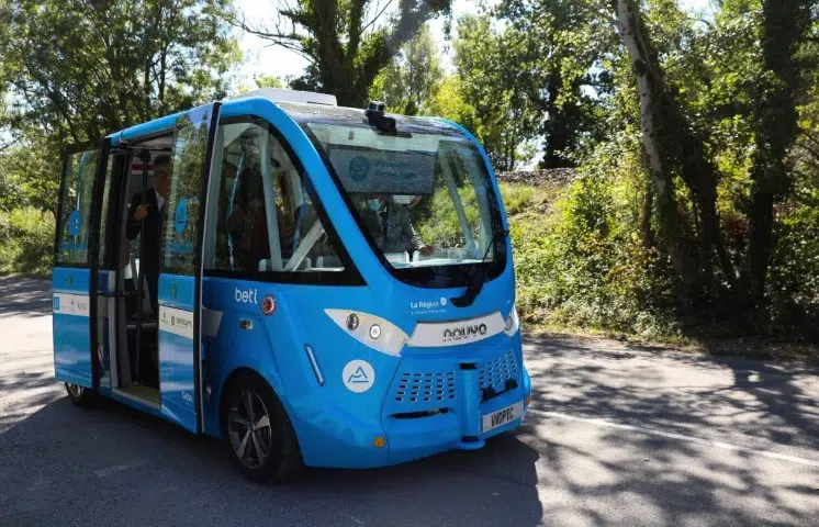 Navette autonome : innovation en transport urbain.