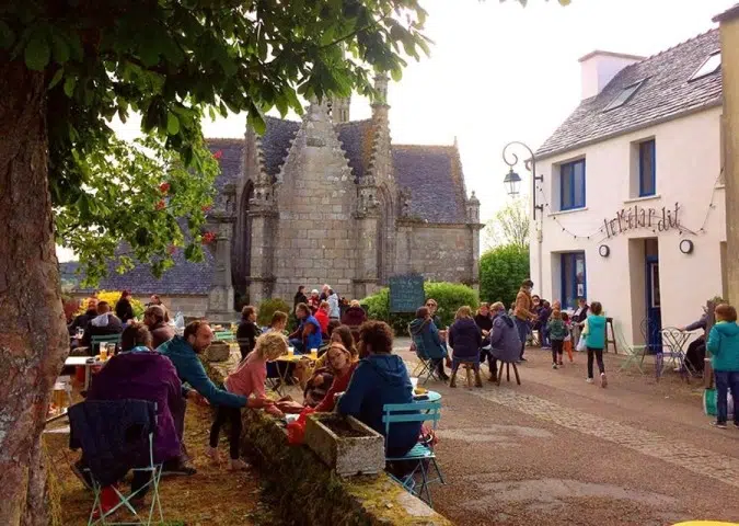 Bistro coopératif : ambiance conviviale au bistrot.