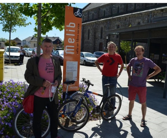 Vélos en libre-service pour déplacements urbains.