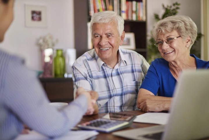 Complément Minimum Séniors pour un soutien financier.