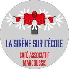 Café associatif : lieu de rencontre convivial.