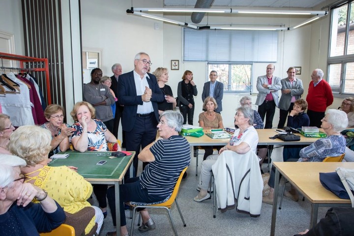 Loisirs séniors dans l'espace seniors.