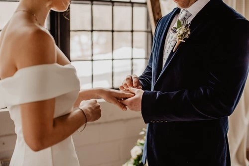 Mariages historiques dans des villas élégantes.