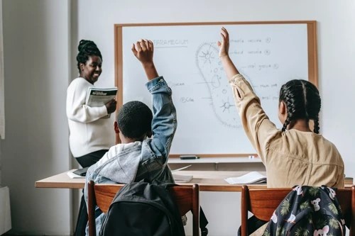 Conseil jeunes : engagement au conseil municipal jeunes.