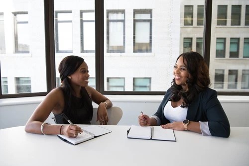 Emploi des femmes dans le monde du travail.